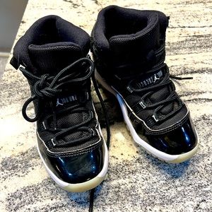 Jordan black patten very excellent condition.